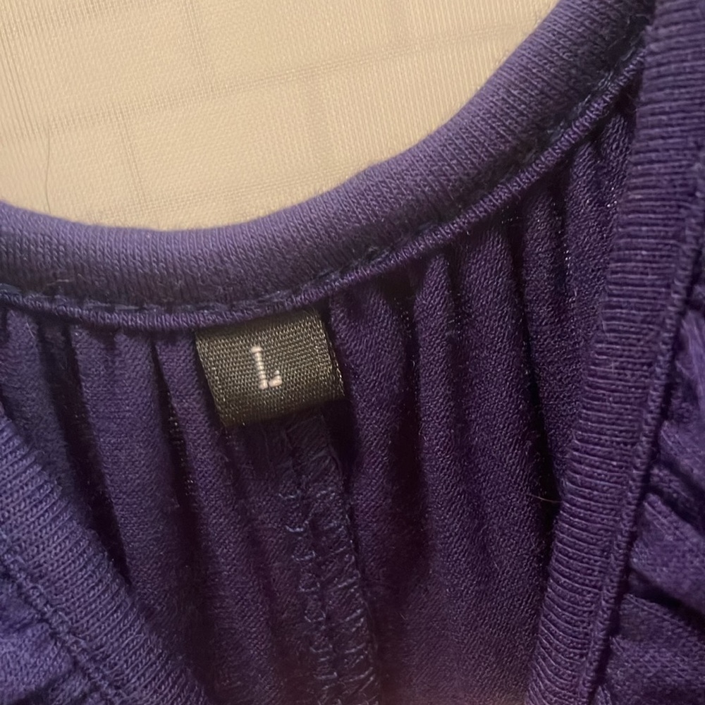 Size large, jumper. - Picture 2 of 3